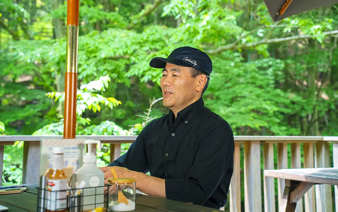ご主人の嶋崎靖幸さんの写真