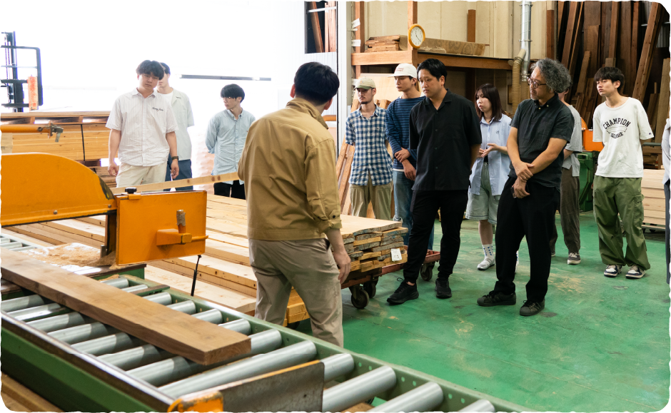 帝国器材を見学の様子4